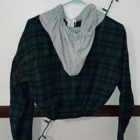 Flannel zip up crop top - Picture 2 of 3